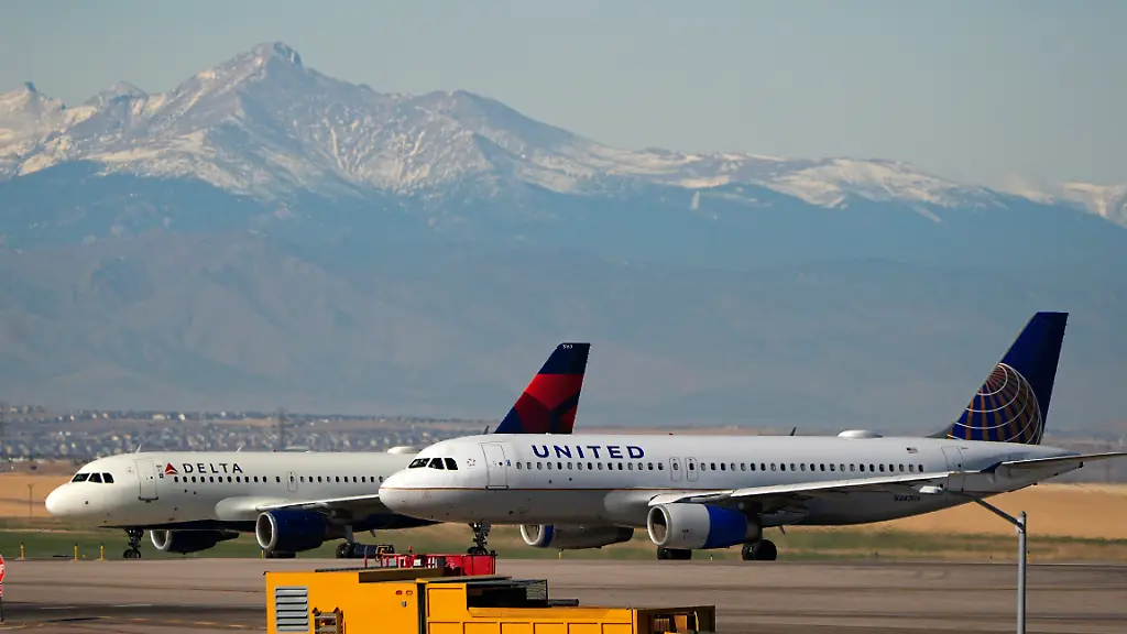 United Airlines plante offenbar Übernahme von Delta Airlines