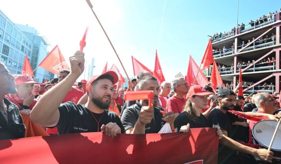 Konflikte in der deutschen Autoindustrie: Gewerkschaften fordern Lösungen