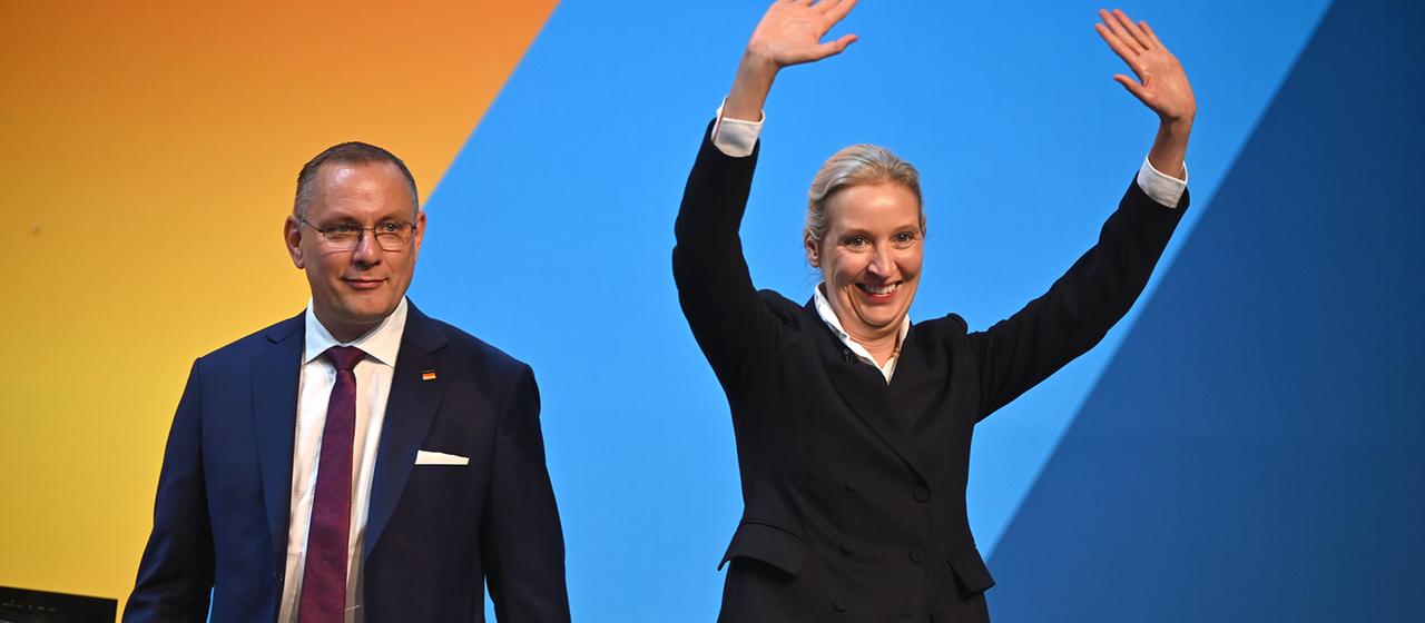 AfD-Parteitag in Erfurt: Weidel und Chrupalla erneut Parteivorsitzende
