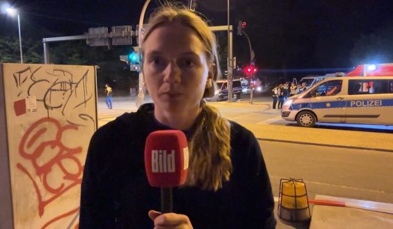 Polizei untersucht Fahrzeug nach Amokfahrt