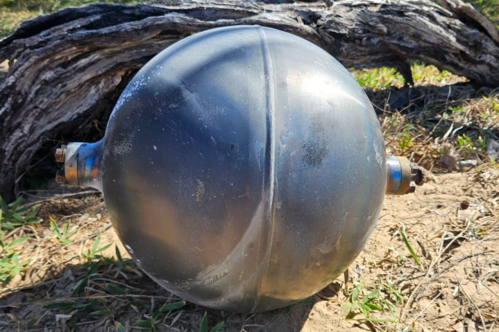 Kuriose Objekte in Queensland: Möglicher Weltraumschrott angespült