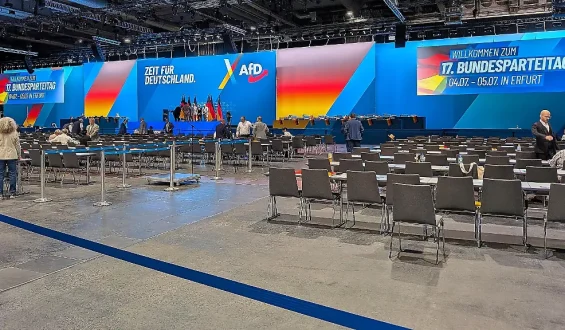 AfD plant Kauf einer Veranstaltungshalle für Parteitage
