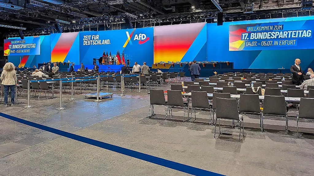 AfD plant Kauf einer Veranstaltungshalle für Parteitage