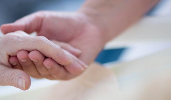 Frankreich debattiert über die Legalisierung des assistierten Suizids