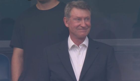 Hätten Sie Wayne Gretzky auf der Tribüne erkannt?