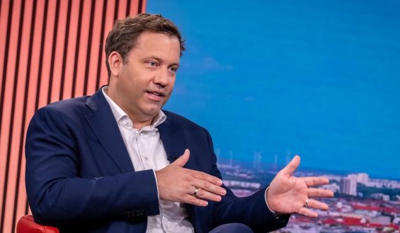Klingbeil im Sommerinterview über Krankschreibung und Reformpläne