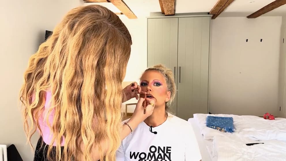 Barbara Schöneberger unzufrieden mit neuem Look