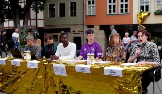 Gewalt gegen Journalisten auf AfD-Parteitag: Organisatoren rechtfertigen Angriffe