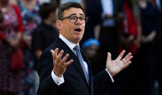 Andy Burnham kündigt eine ökonomische Wende in Großbritannien an