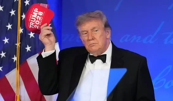Trump kritisiert Medien beim Gala-Dinner