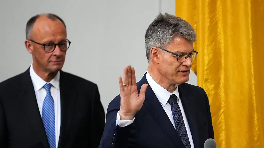 CDU-Politiker kritisieren Umgang mit Verkehrsminister Schnieder