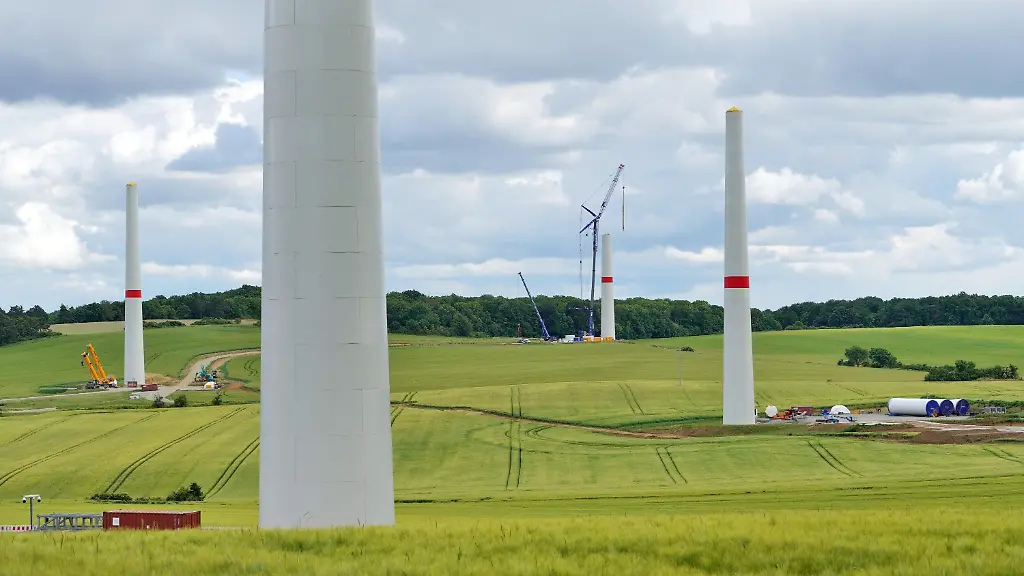 Flucht aus 80-Milliarden-Falle: Strom bald günstiger als im fossilen System