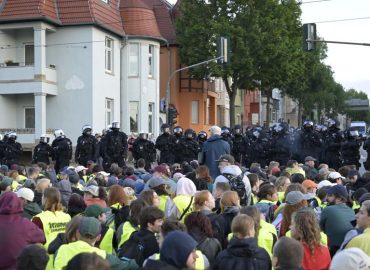 Gegendemonstrationen und Blockaden vor AfD-Parteitag in Erfurt