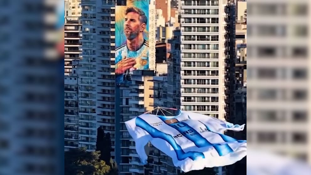 Erneut riesiges Messi-Trikot über Argentinien