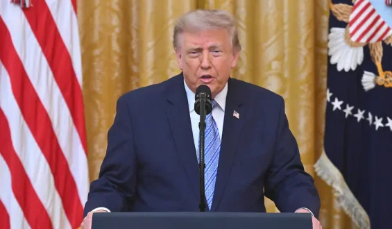 Trump beschuldigt China der Manipulation der US-Wahlen