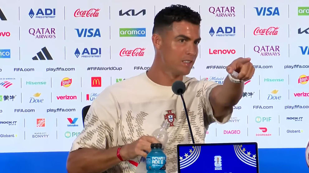 Cristiano Ronaldo tritt auf Pressekonferenz energisch auf