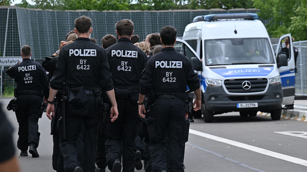 Polizeiabsicherung bei AfD-Parteitag