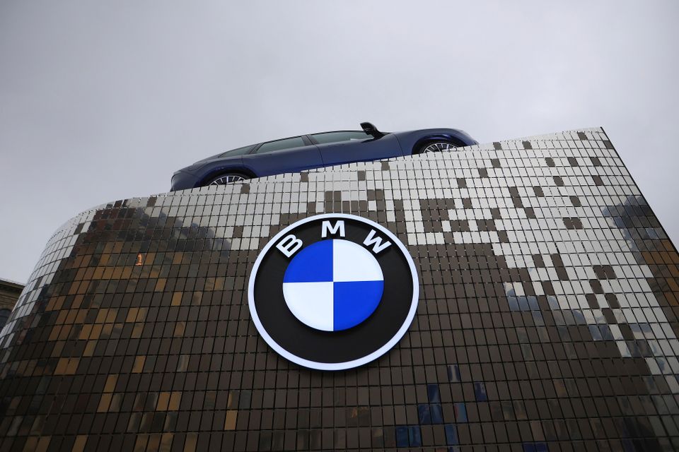 Krise der Autoindustrie: BMWs Stellenabbau und die Unterschiede zur Konkurrenz