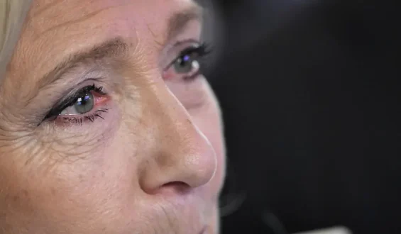 Präsidentenwahl und politische Unsicherheiten für Le Pen