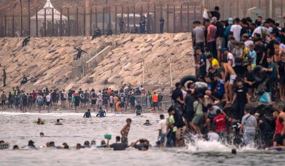 40.000 Migranten in der spanischen Exklave Ceuta