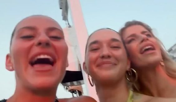 Tennis-Star Marta Kostyuk Feiert Auf Ibiza