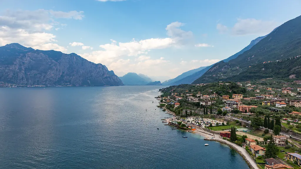 Deutscher Tourist stirbt bei Gleitschirmunfall am Gardasee