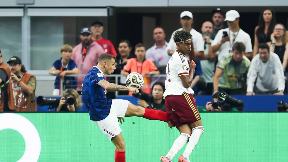 Spanien gewinnt nach umstrittenem Elfmeter gegen Frankreich