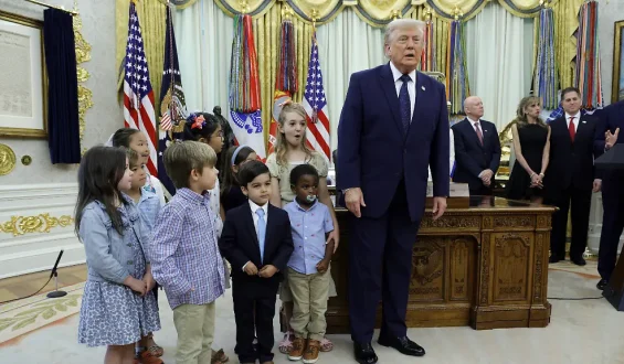 Trump startet Kinder-Aktiendepots trotz steigender Inflation