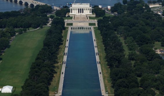 Strafanzeige gegen ehemaligen Olympia-Kanufahrer wegen Sachbeschädigung am Reflecting Pool