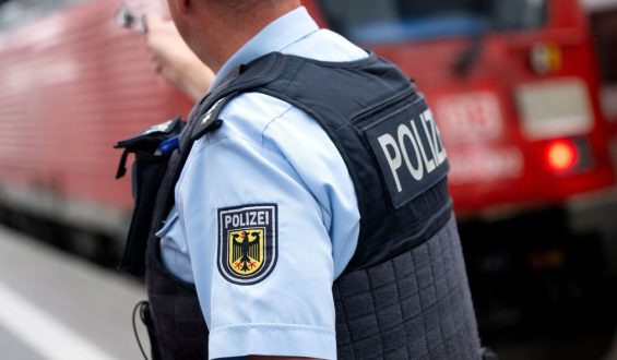 Jahresbericht der Bundespolizei: Gewalt nimmt zu, Gesamtkriminalität sinkt