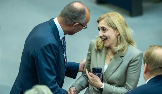Personalkarussell in der Union: Warken und Linnemann in neuen Rollen