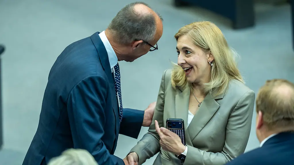 Personalkarussell in der Union: Warken und Linnemann in neuen Rollen