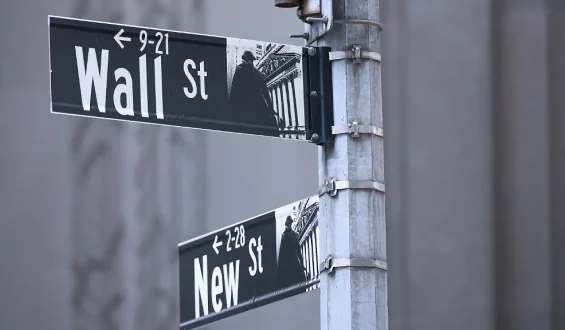 Spannungen und Börsenbewegungen: Auswirkungen auf die Wall Street