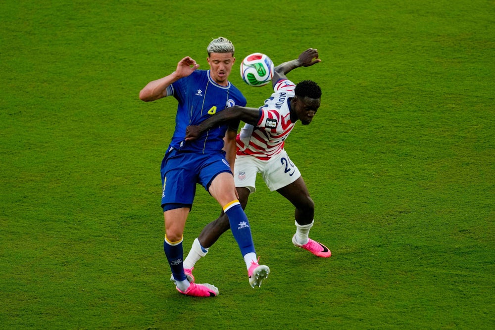 Die umstrittene Entscheidung der Fifa: Rot-Sperre aufgehoben