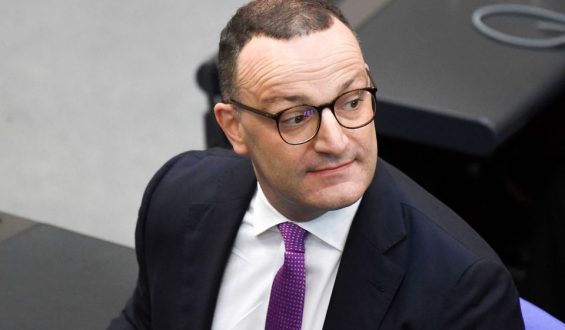 Interne Diskussionen in der CDU über Jens Spahns Entscheidung für Leihmutterschaft