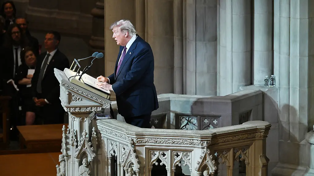 Trump ehrt den verstorbenen Senator Lindsey Graham