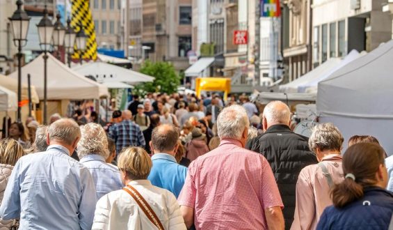 DIHK fordert Grundgesetzänderung für flexiblere Ladenöffnungszeiten