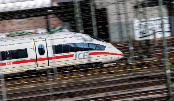 Herausforderungen der Deutschen Bahn: Pünktlichkeit, Netz und Konkurrenz