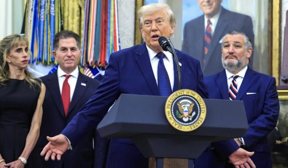 Trump lernt Fußball-Regeln