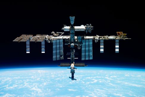 Spannungen im Weltraum: Zusammenarbeit auf der ISS trotz Konflikten