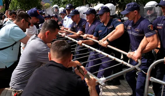 Gewaltsame Proteste gegen Kushner-Projekt in Albanien