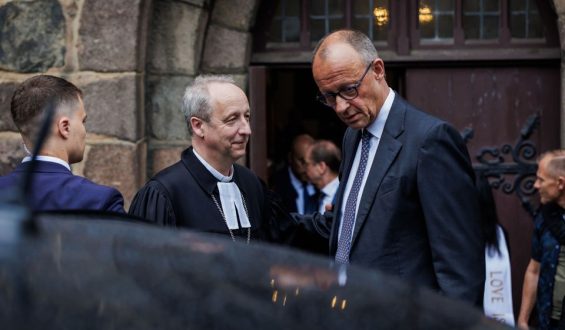 Debatte um härtere Maßnahmen gegen gewaltbereite Islamisten nach Angriff