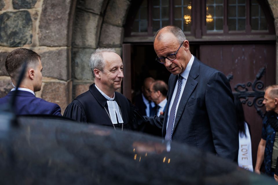 Debatte um härtere Maßnahmen gegen gewaltbereite Islamisten nach Angriff