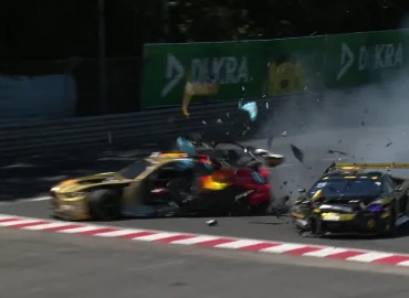 Hochgeschwindigkeitsunfall beim DTM-Rennen auf dem Norisring
