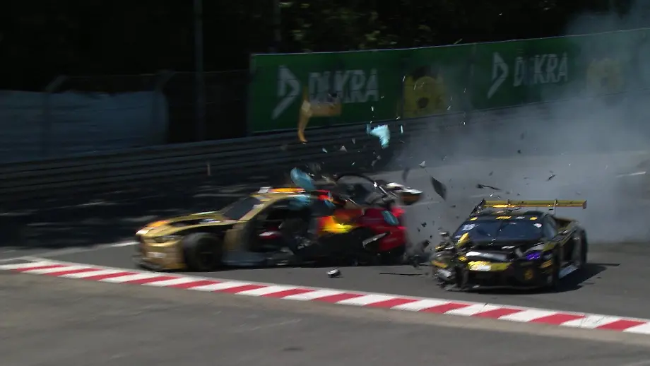 Hochgeschwindigkeitsunfall beim DTM-Rennen auf dem Norisring