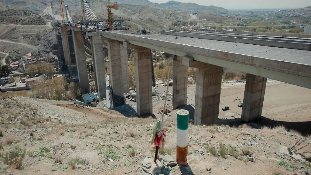 Explosionen nahe der Straße von Hormus: US-Angriffe auf iranische Infrastruktur