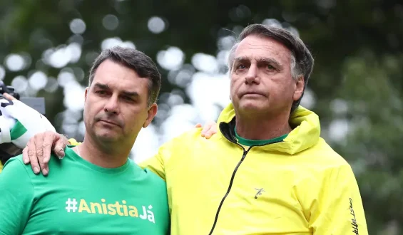 Flávio Bolsonaro droht Strafe wegen KI-Video