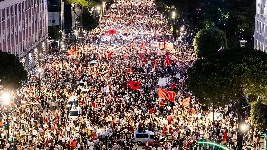 Proteste gegen Luxusprojekt in Albanien eskalieren