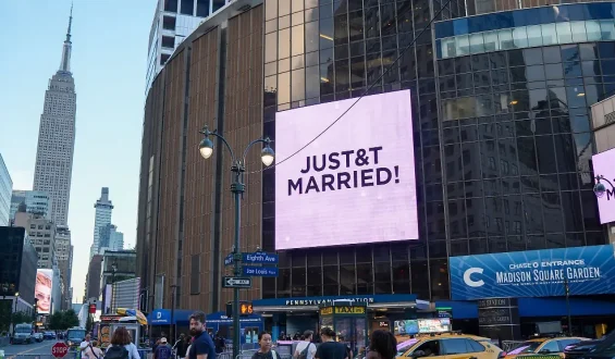 Künstler verkauft angebliche Überreste von Taylor Swifts Hochzeit