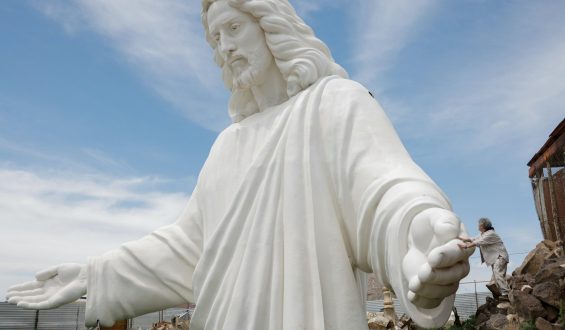 Eine der größten Jesus-Statuen der Welt entsteht in Armenien